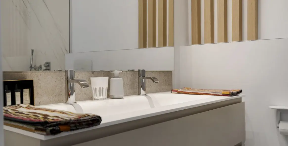 Short-term rent of middle floor apartment in Benahavís 35