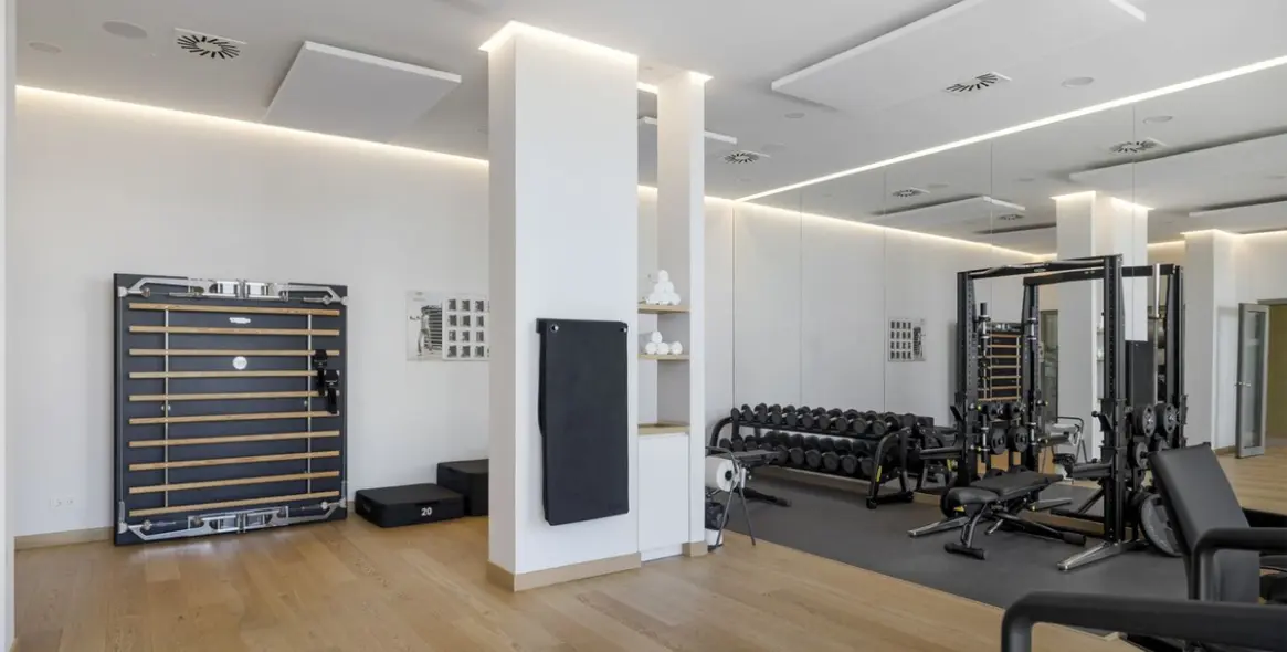 Short-term rent of middle floor apartment in Benahavís 39