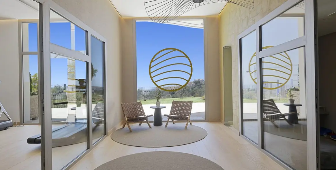 Short-term rent of middle floor apartment in Benahavís 43