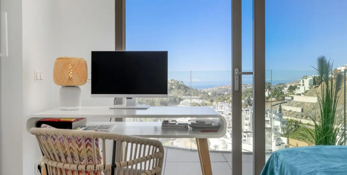 Short-term rent of middle floor apartment in Benahavís 43