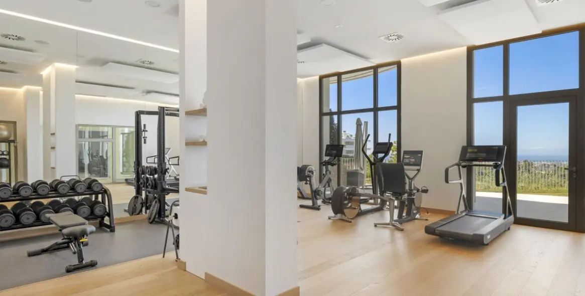 Short-term rent of middle floor apartment in Benahavís 51
