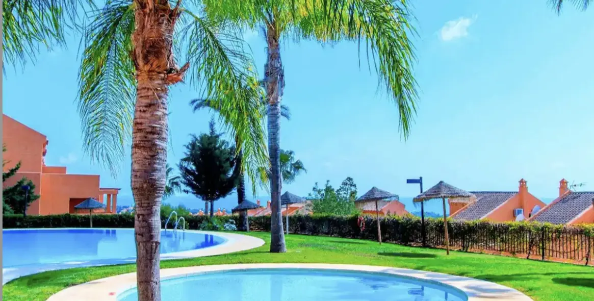 Short-term rent of middle floor apartment in Elviria 1