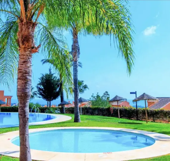 Short-term rent of middle floor apartment in Elviria