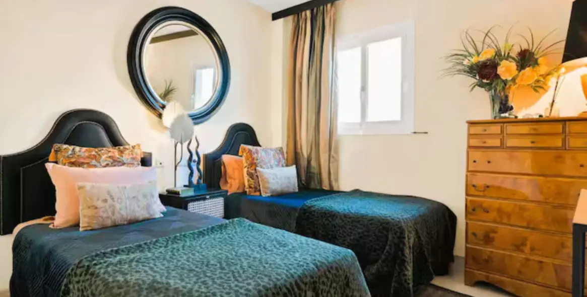 Short-term rent of middle floor apartment in Elviria 8