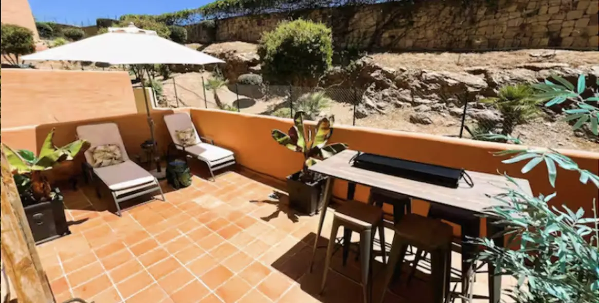 Short-term rent of middle floor apartment in Elviria 11