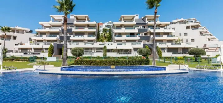 Short-term rent of middle floor apartment in Benahavís 0