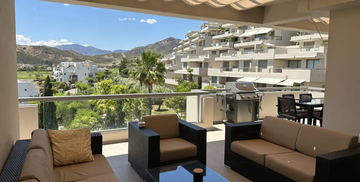 Short-term rent of middle floor apartment in Benahavís 3