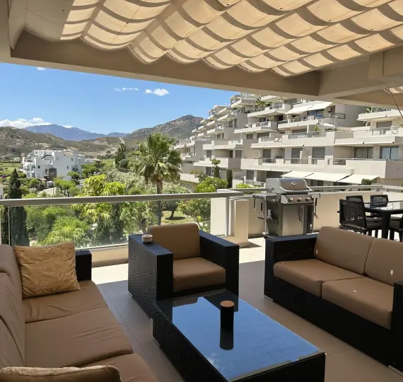 Short-term rent of middle floor apartment in Benahavís