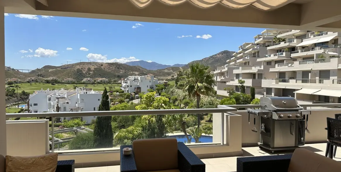 Short-term rent of middle floor apartment in Benahavís 4