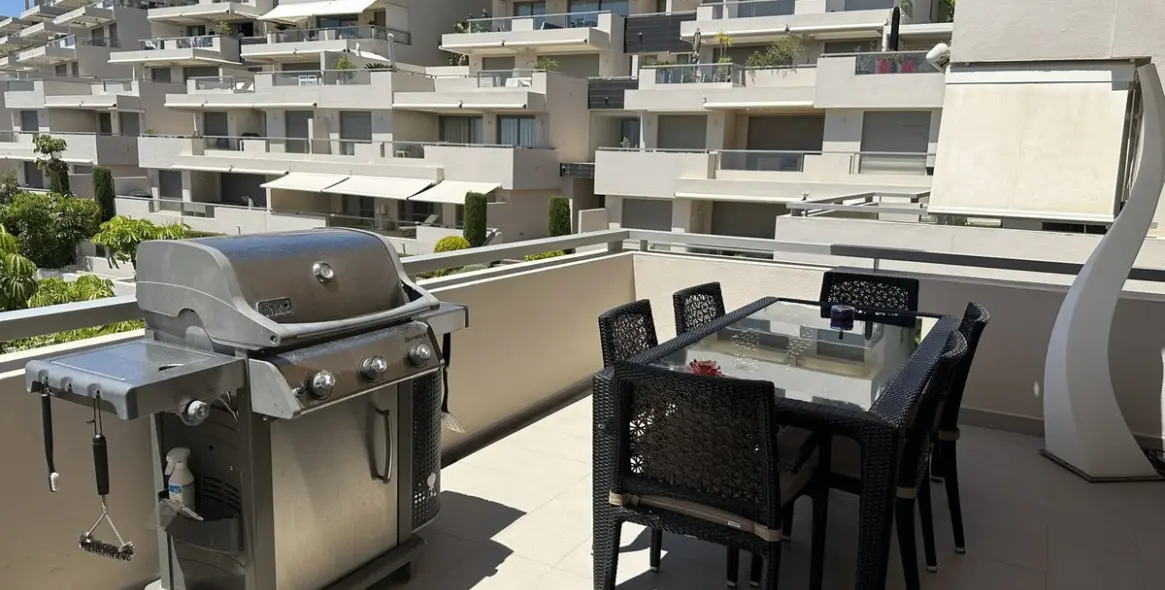 Short-term rent of middle floor apartment in Benahavís 5