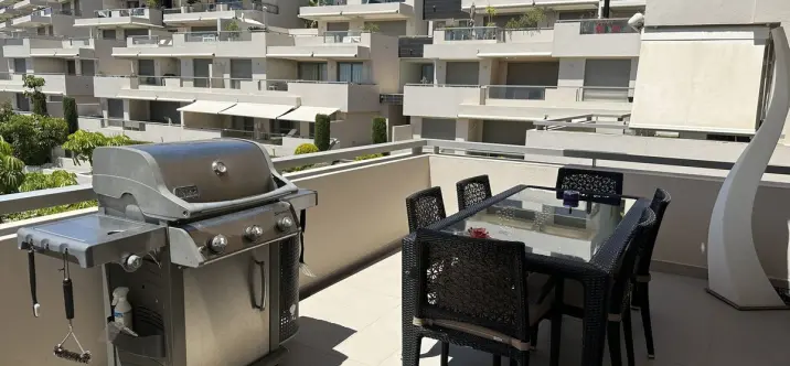 Short-term rent of middle floor apartment in Benahavís 4