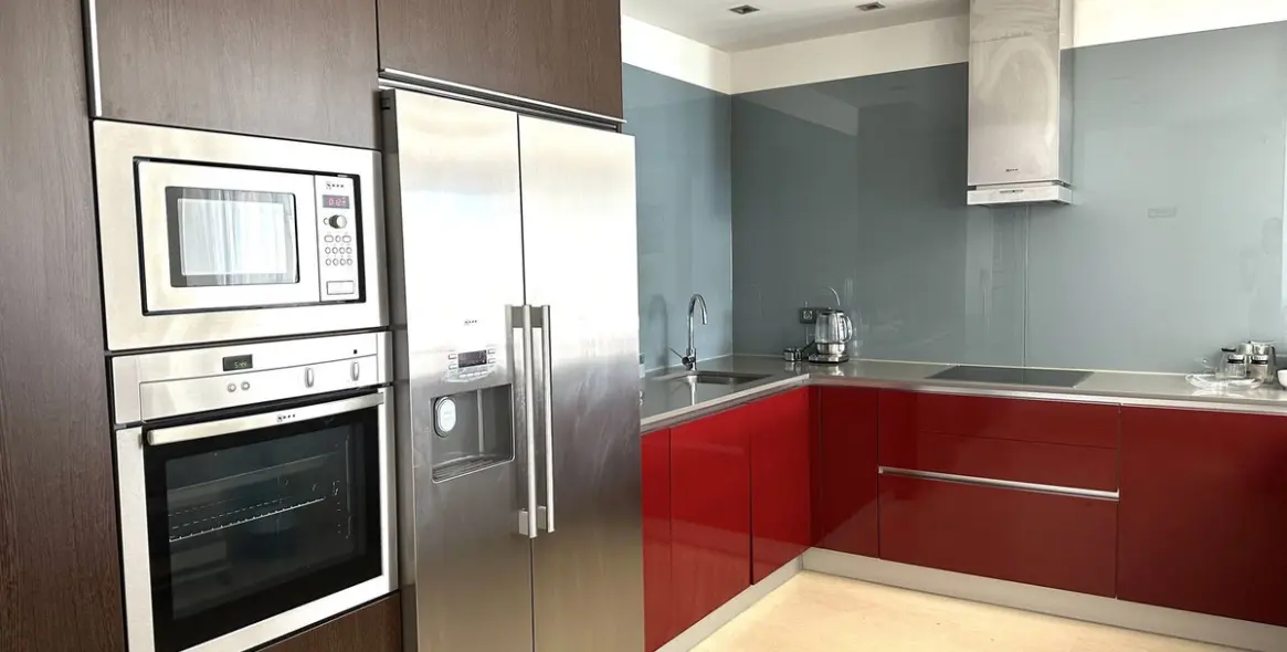 Short-term rent of middle floor apartment in Benahavís 11