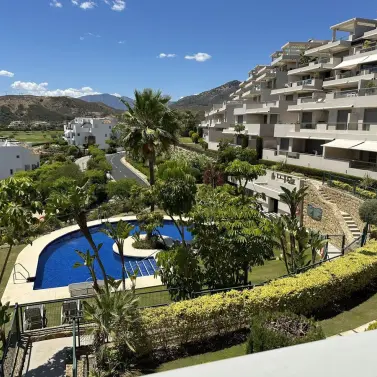 Short-term rent of middle floor apartment in Benahavís