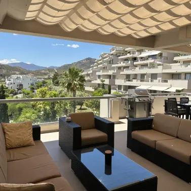 Short-term rent of middle floor apartment in Benahavís