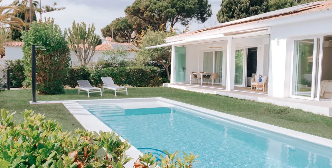 Alquiler a largo plazo de villa independiente en Marbesa 3