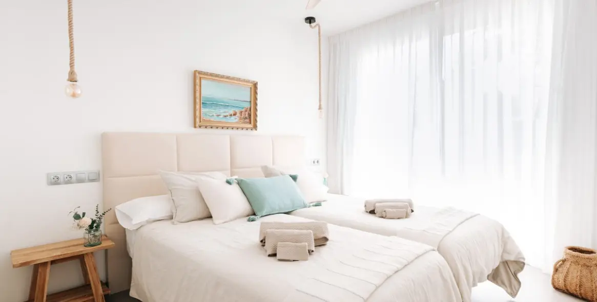 Alquiler a largo plazo de villa independiente en Marbesa 11