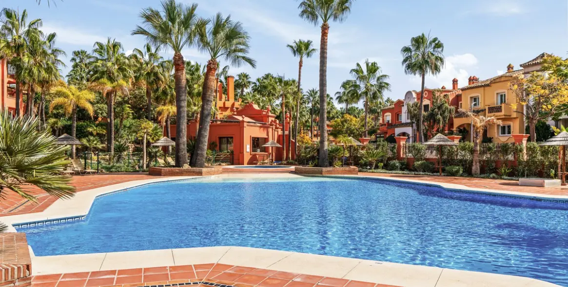 Short-term rent of ground floor apartment in Puerto Banús 4