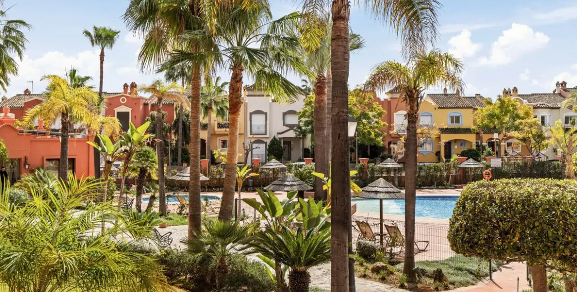 Short-term rent of ground floor apartment in Puerto Banús 27