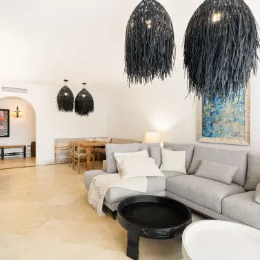 Alquiler a corto plazo de apartamento en planta baja en Puerto Banús
