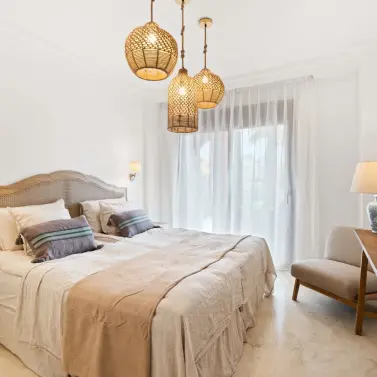 Alquiler a corto plazo de apartamento en planta baja en Puerto Banús