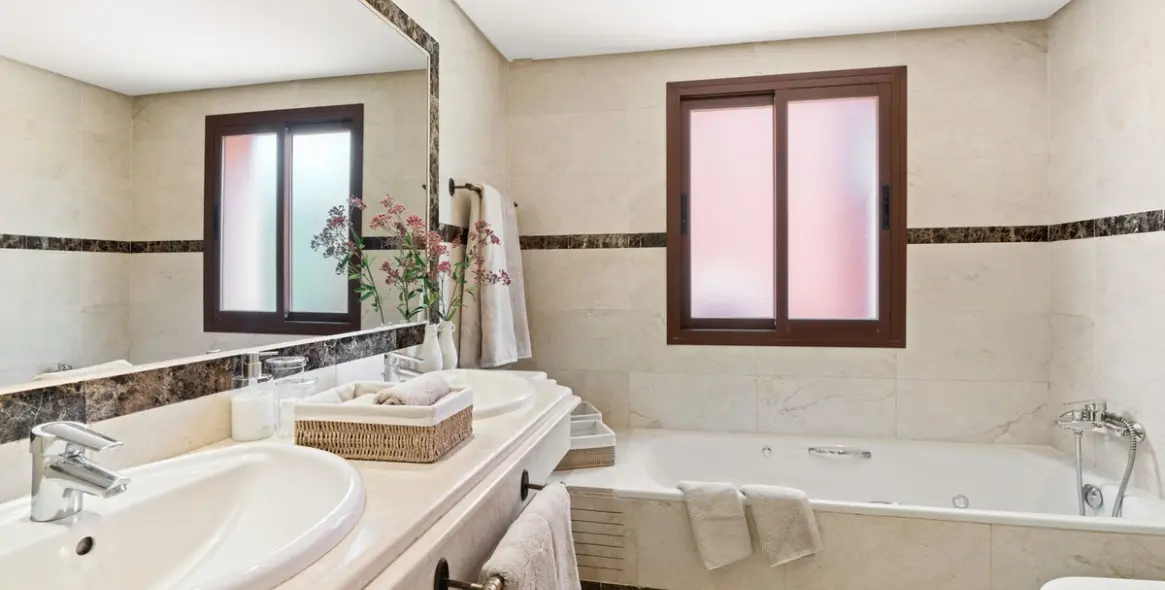 Short-term rent of ground floor apartment in Puerto Banús 18