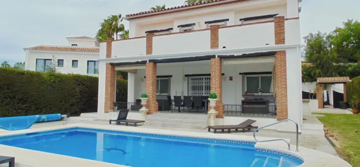 Краткосрочная аренда  отдельно стоящей виллы в Calahonda 0