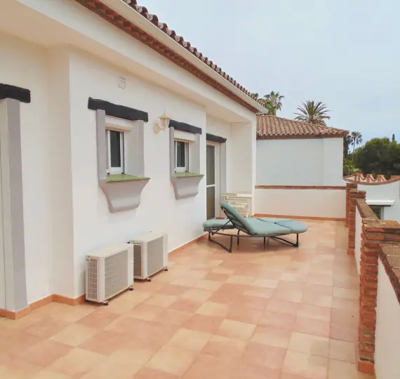 Краткосрочная аренда  отдельно стоящей виллы в Calahonda