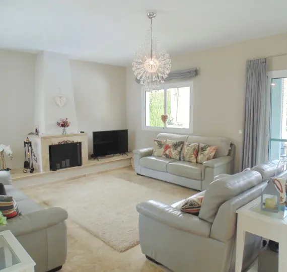 Краткосрочная аренда  отдельно стоящей виллы в Calahonda