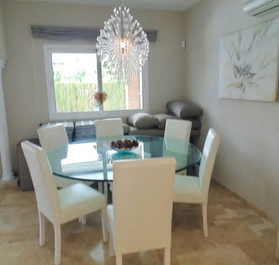 Краткосрочная аренда  отдельно стоящей виллы в Calahonda