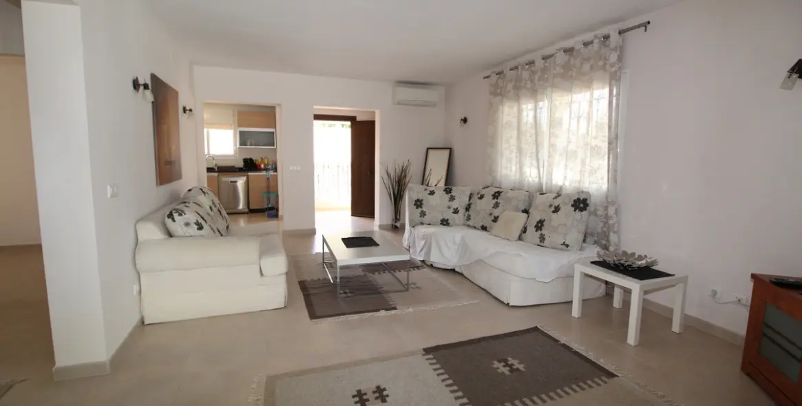 Long-term rent of townhouse in Nueva Andalucía 6
