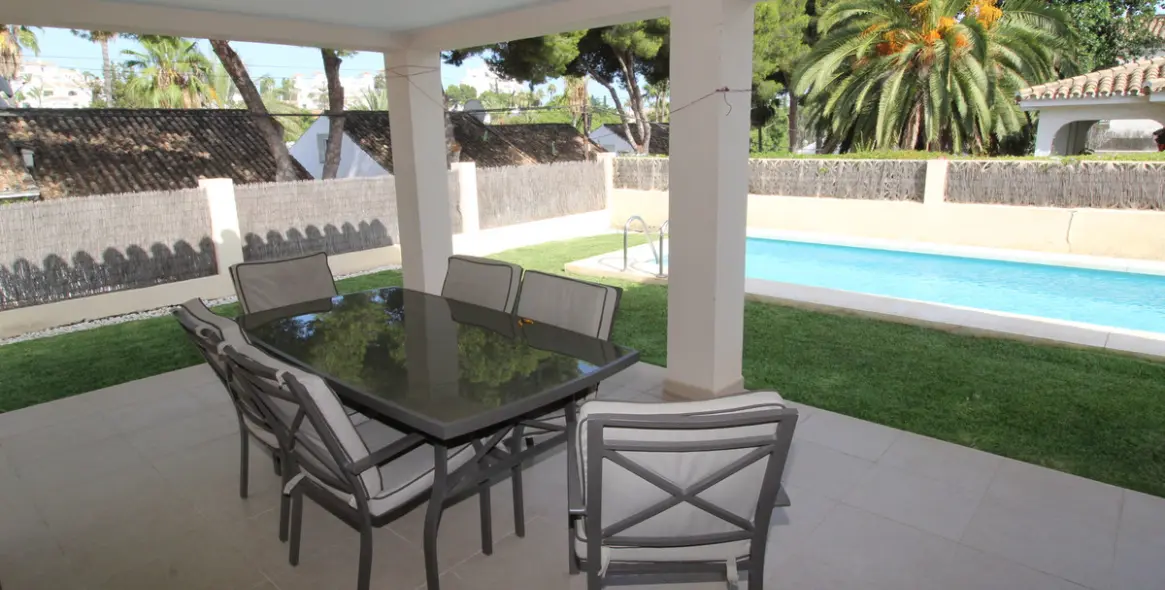 Long-term rent of townhouse in Nueva Andalucía 8