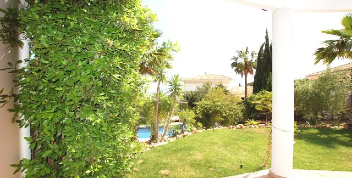 Short-term rent of detached villa in Valtocado 37