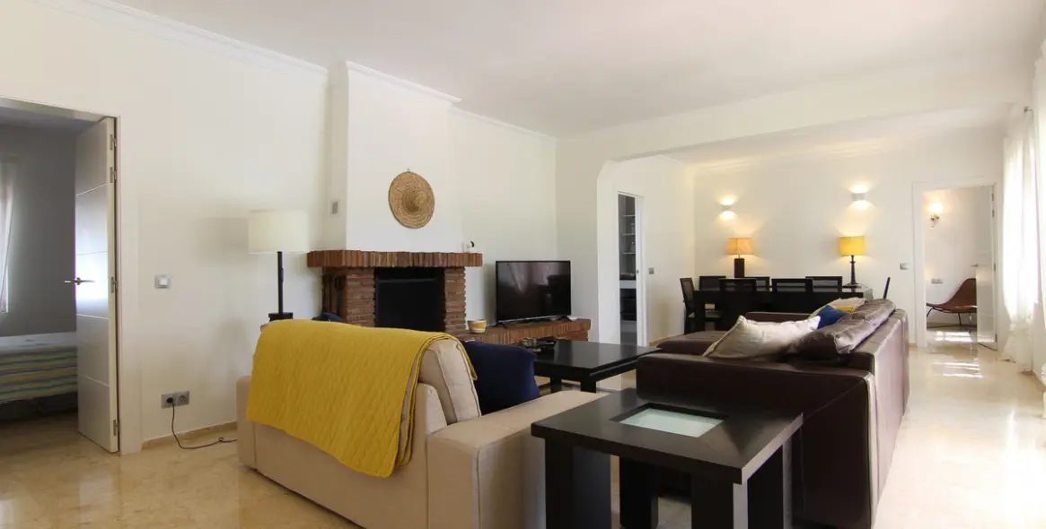 Short-term rent of detached villa in Estepona 3