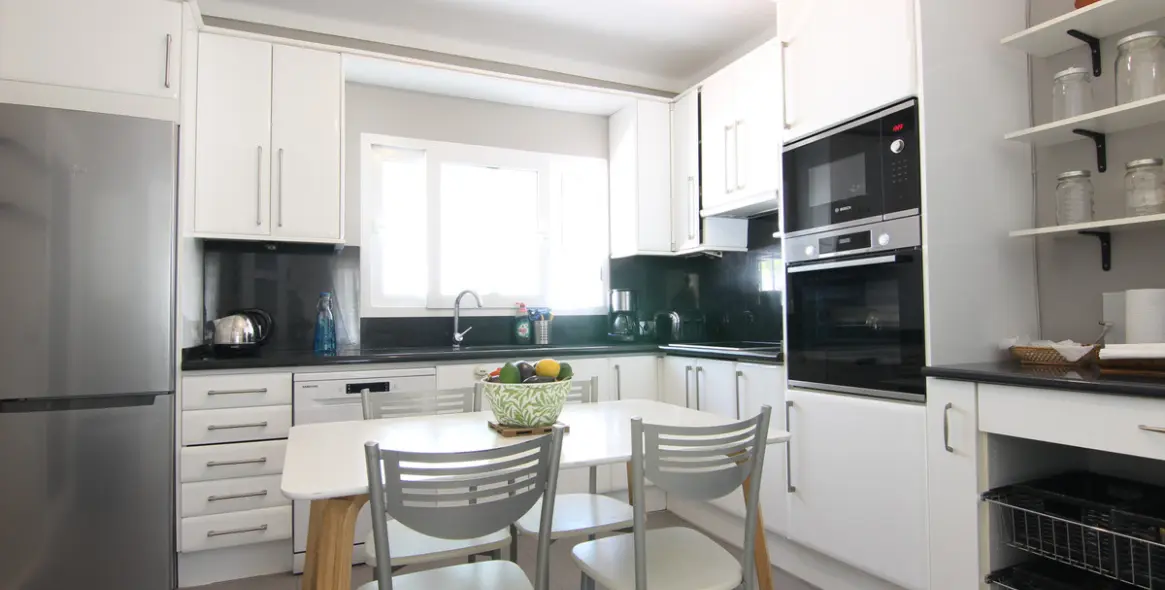 Short-term rent of detached villa in Estepona 4