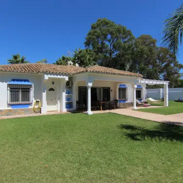 Краткосрочная аренда  отдельно стоящей виллы в Estepona