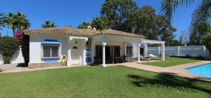 Краткосрочная аренда  отдельно стоящей виллы в Estepona 4