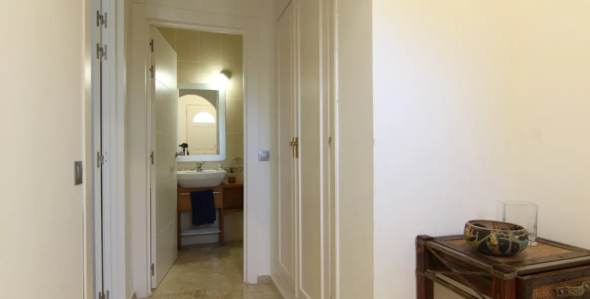 Short-term rent of detached villa in Estepona 12