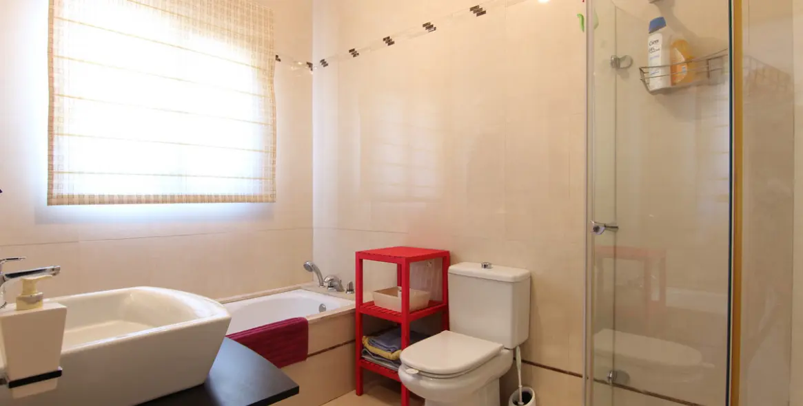 Short-term rent of detached villa in Estepona 15