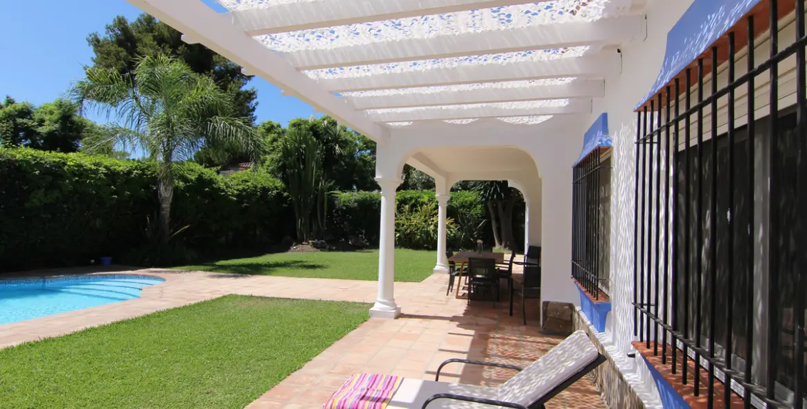 Краткосрочная аренда  отдельно стоящей виллы в Estepona 2