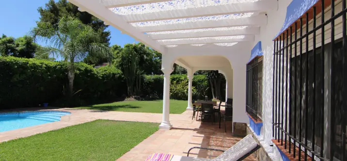 Short-term rent of detached villa in Estepona 1