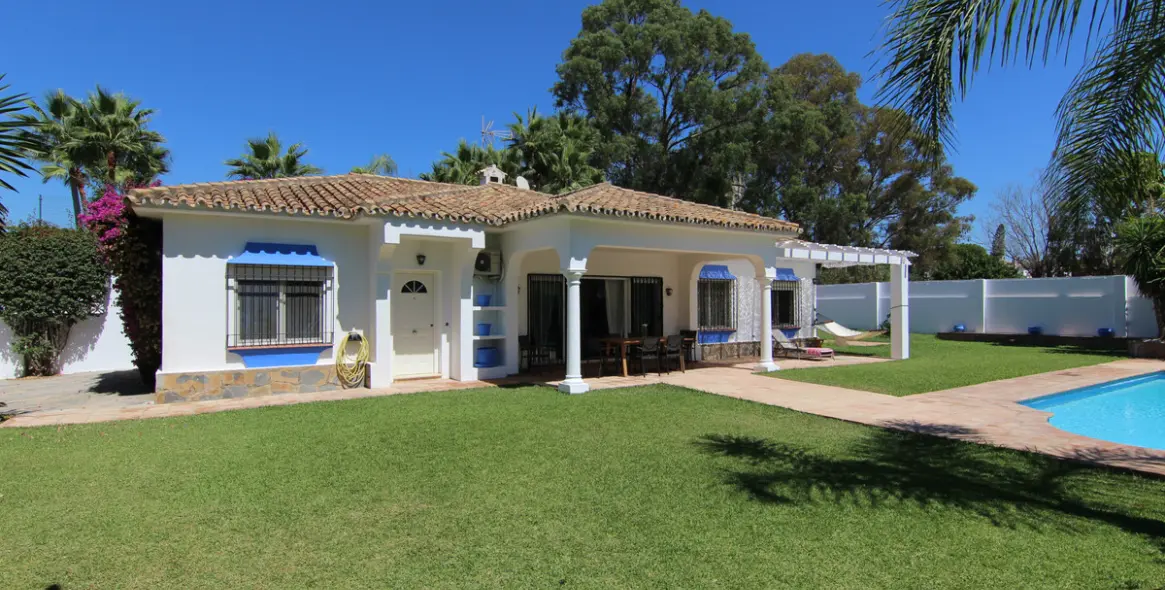 Краткосрочная аренда  отдельно стоящей виллы в Estepona 5