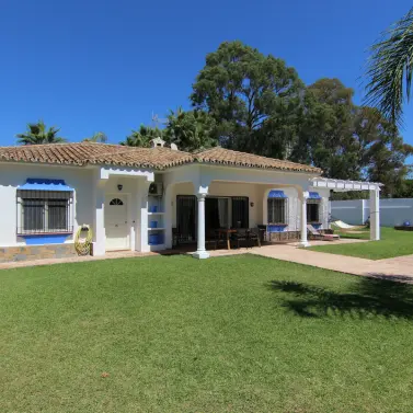 Short-term rent of detached villa in Estepona