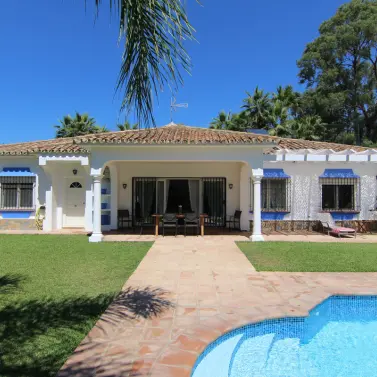 Short-term rent of detached villa in Estepona