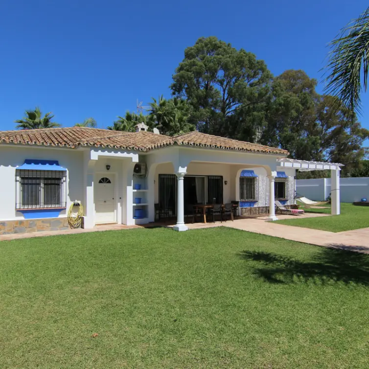 Краткосрочная аренда  отдельно стоящей виллы в Estepona
