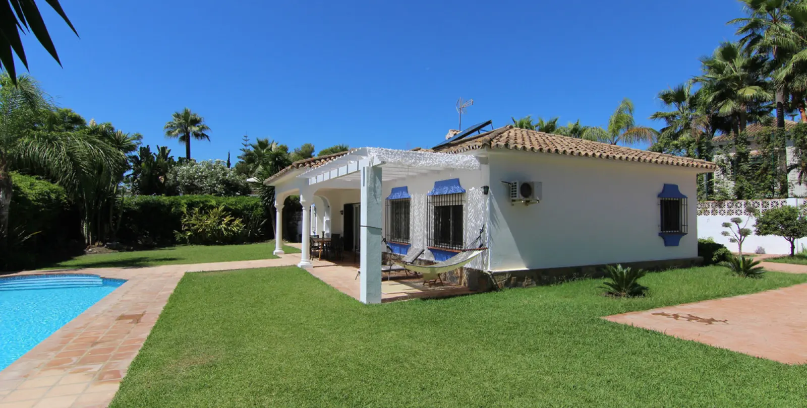 Краткосрочная аренда  отдельно стоящей виллы в Estepona 21