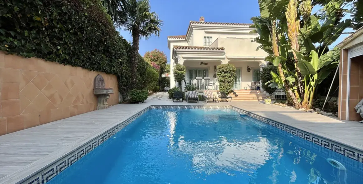 Short-term rent of detached villa in San Pedro de Alcántara 11