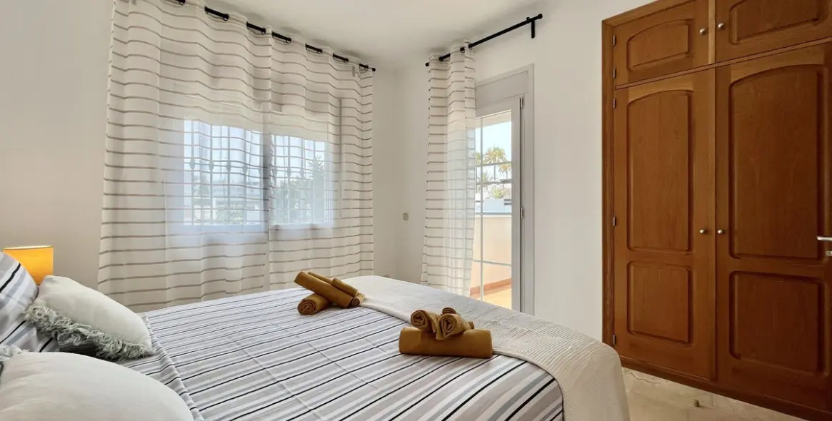 Краткосрочная аренда  отдельно стоящей виллы в San Pedro de Alcántara 27