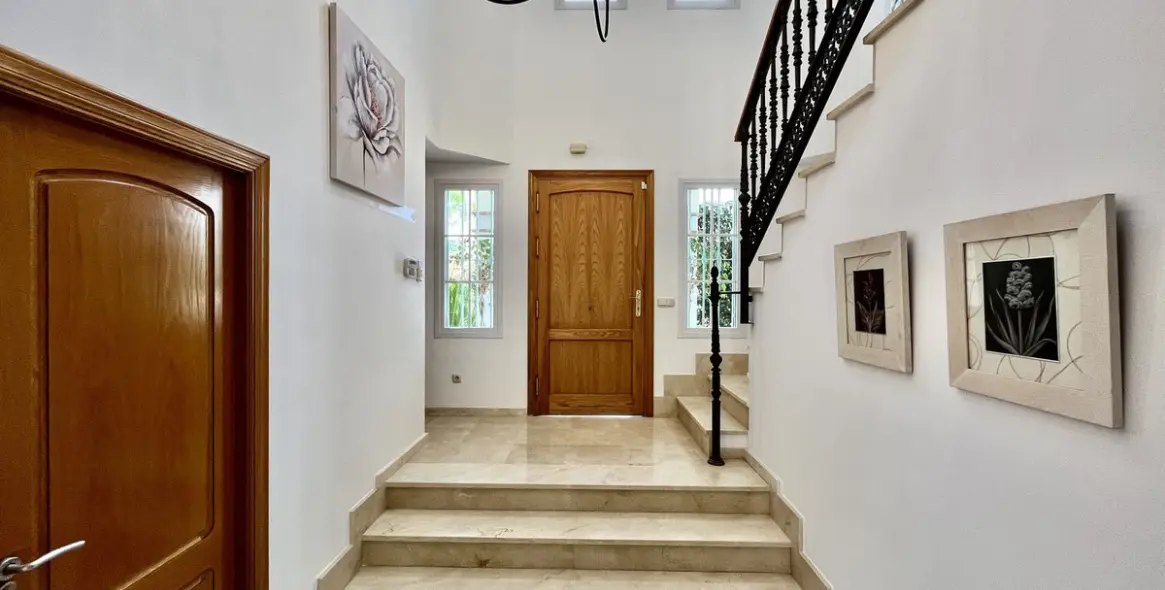 Краткосрочная аренда  отдельно стоящей виллы в San Pedro de Alcántara 35