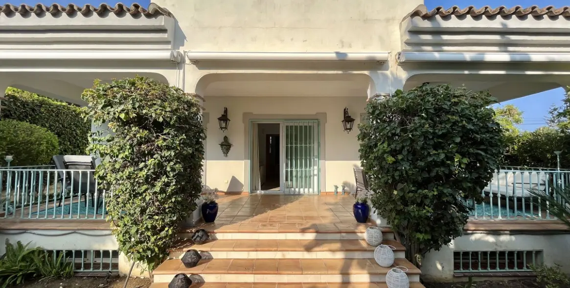 Краткосрочная аренда  отдельно стоящей виллы в San Pedro de Alcántara 37