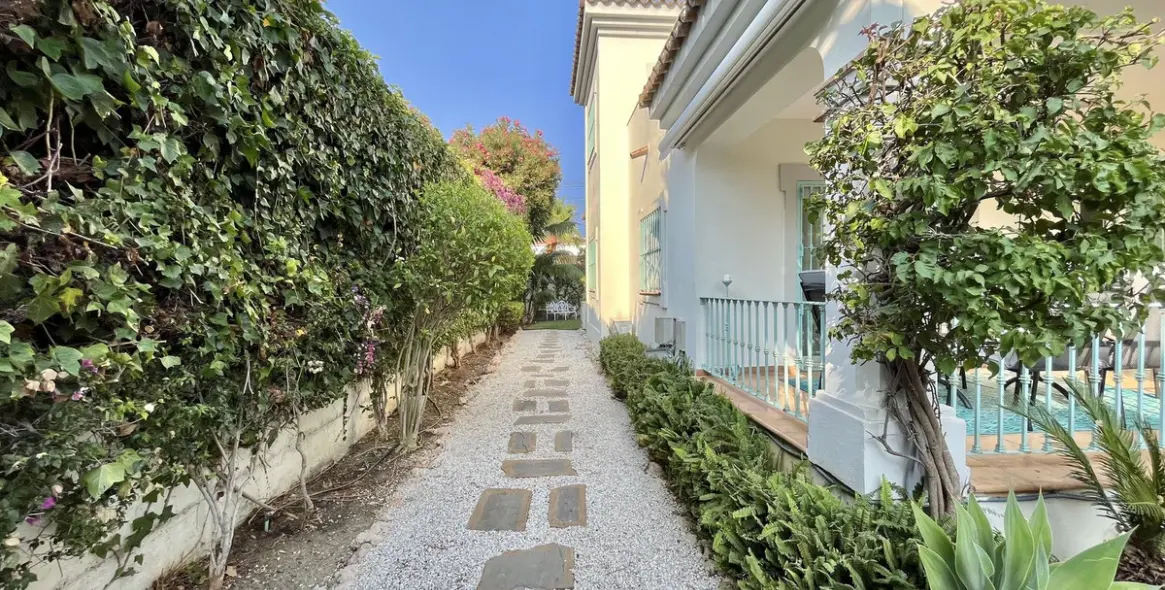 Краткосрочная аренда  отдельно стоящей виллы в San Pedro de Alcántara 39